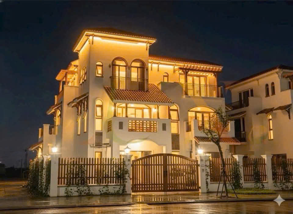 Mẫu biệt thự phong cách Địa Trung Hải hòa hợp với thiên nhiên - MBTPCDTHHHVTN