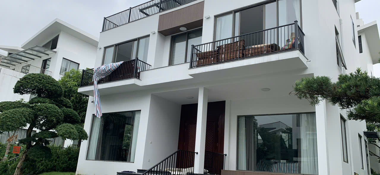 nhà phố hiện đại 3 tầng mái bằng theo phong cách tối giản - MNPHD3TMBTPCTG