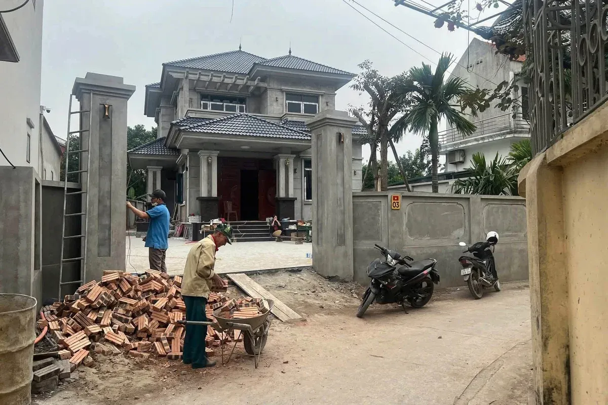 Hà Thành Home thi công hoàn thiện sân cổng tại công trình nhà ở Phú Xuyên