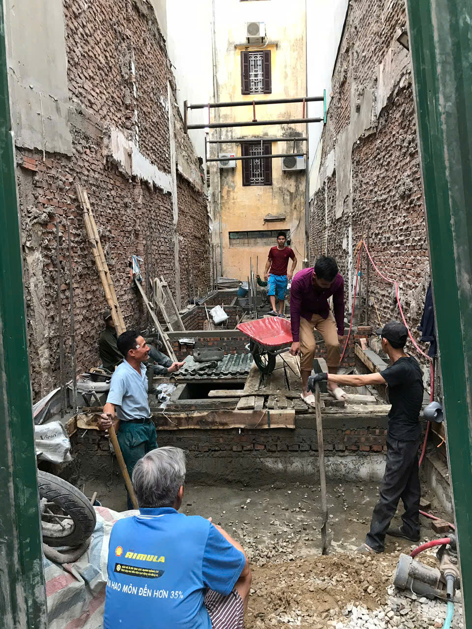 Biệt thự hiện đại 3 tầng thiết kế ban công sang trọng - BTHD3TTKBCST